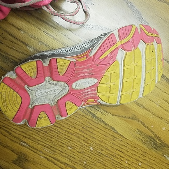 Sneakers - Picture 3 of 4